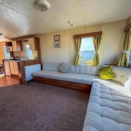 Homely Caravan At Manor Park, Nearby Hunstanton Beach In Norfolk Ref 23039T Exteriör bild