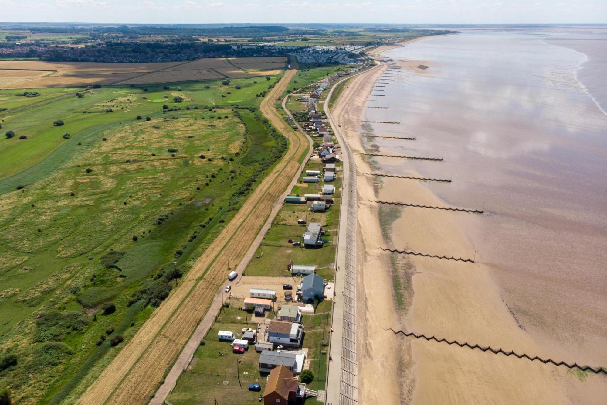 Homely Caravan At Manor Park, Nearby Hunstanton Beach In Norfolk Ref 23039T Exteriör bild