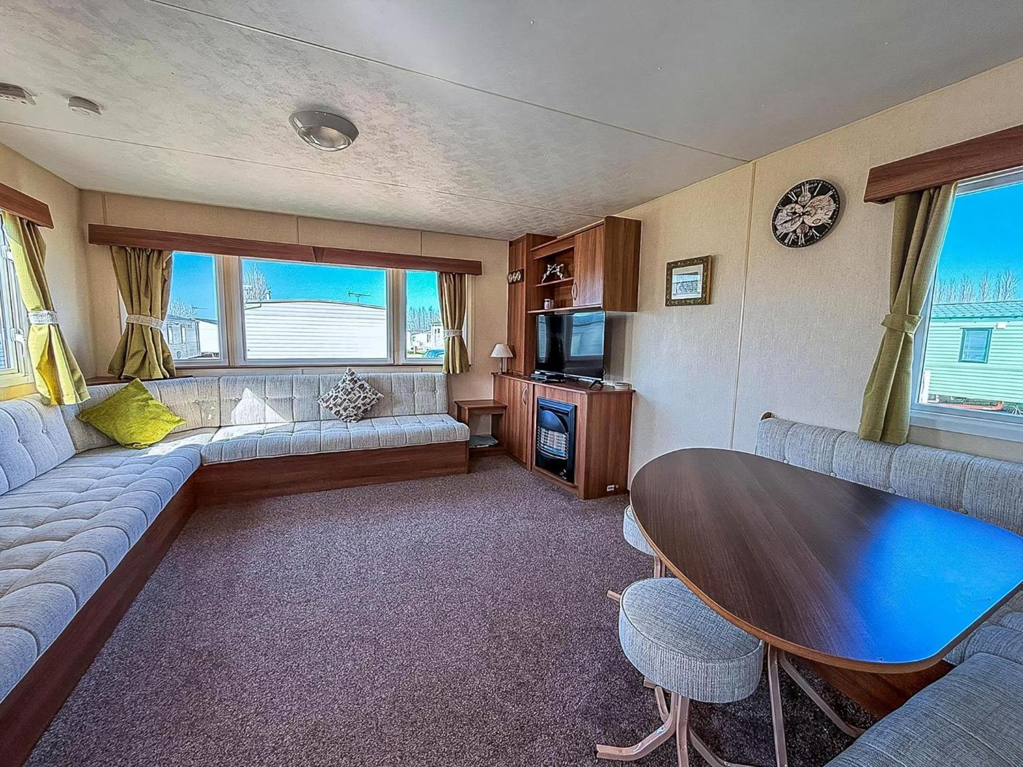 Homely Caravan At Manor Park, Nearby Hunstanton Beach In Norfolk Ref 23039T Exteriör bild